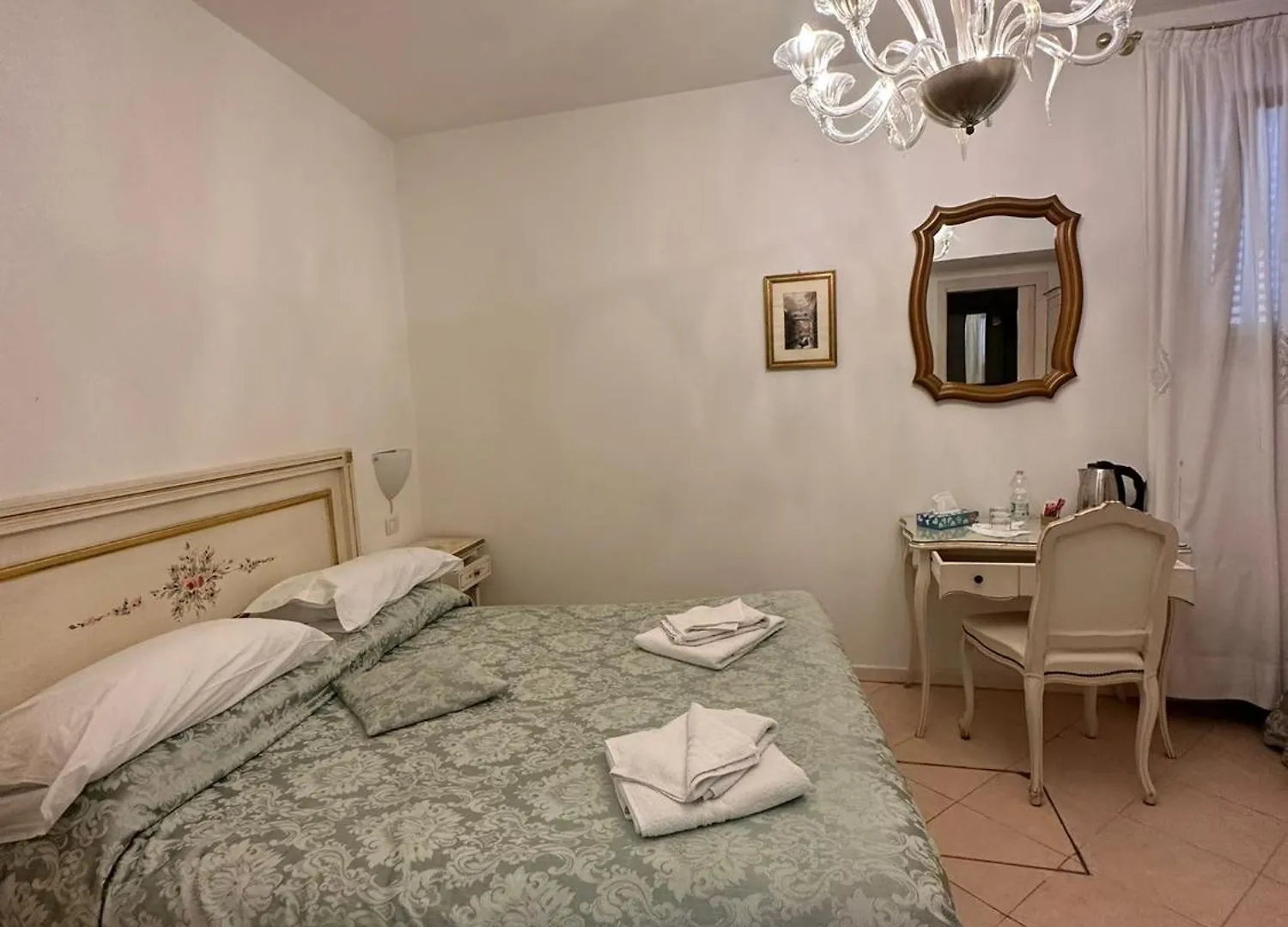 ** Bed & Breakfast Alloggi Santa Sofia Venice Italy