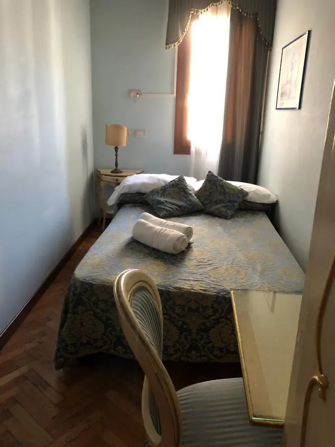 Bed & Breakfast Alloggi Santa Sofia Benátky